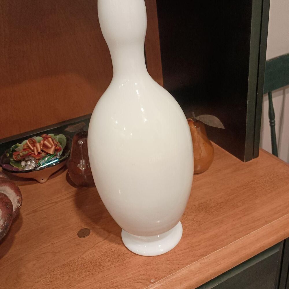 Unbranded White and Green Collectibles